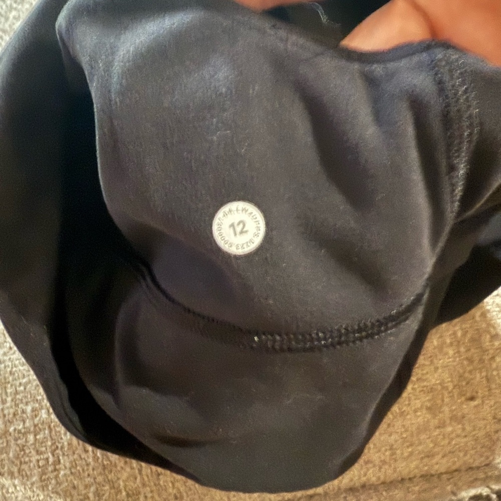 lululemon athletica Black One-Shoulder Sports Bra sz: 12 - Picture 4 of 4